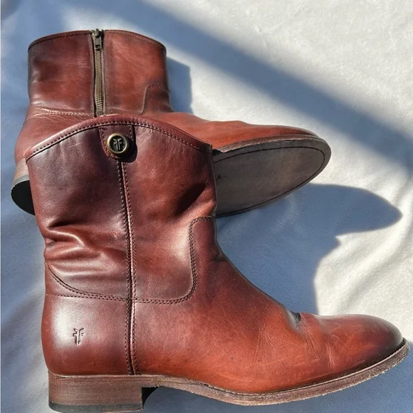 🤎Frye boots! Soft, sturdy, so stylish. - Picture 1 of 16